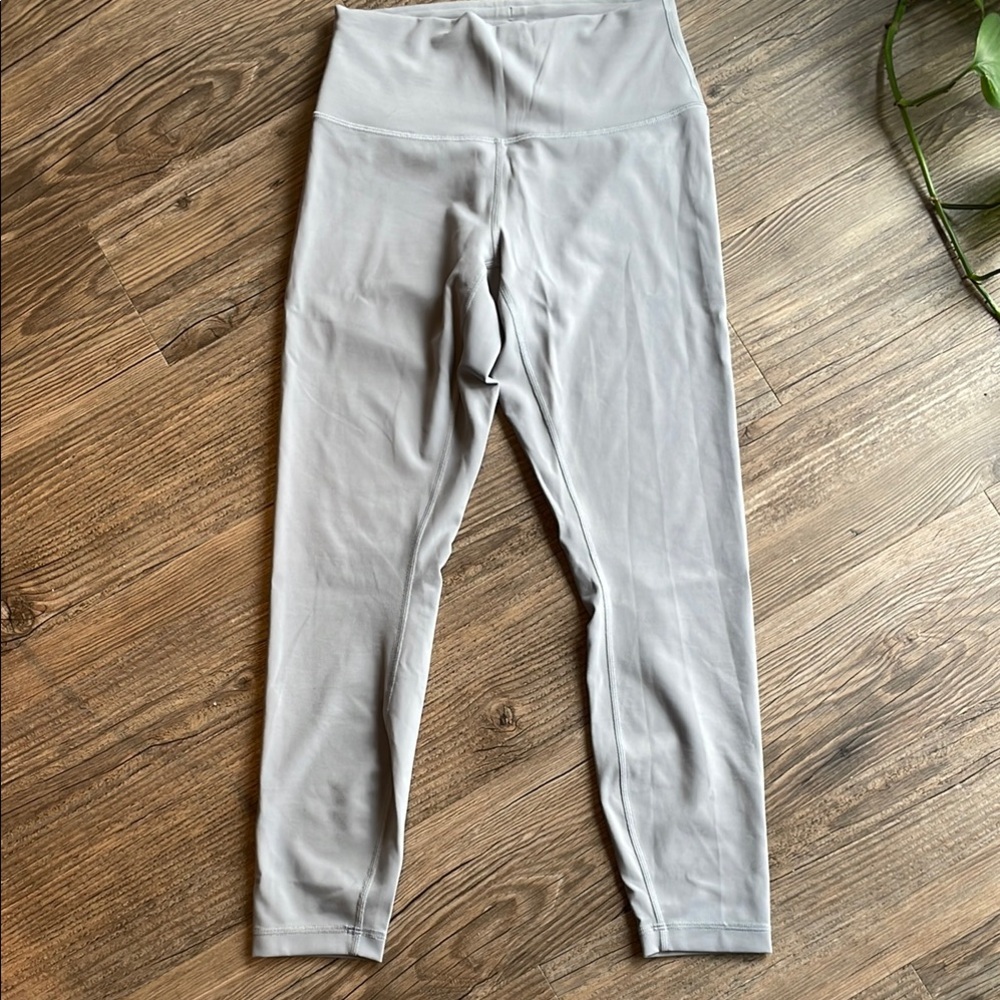 Brand new Lululemon Wunder Train Contour Leggings 25 inch